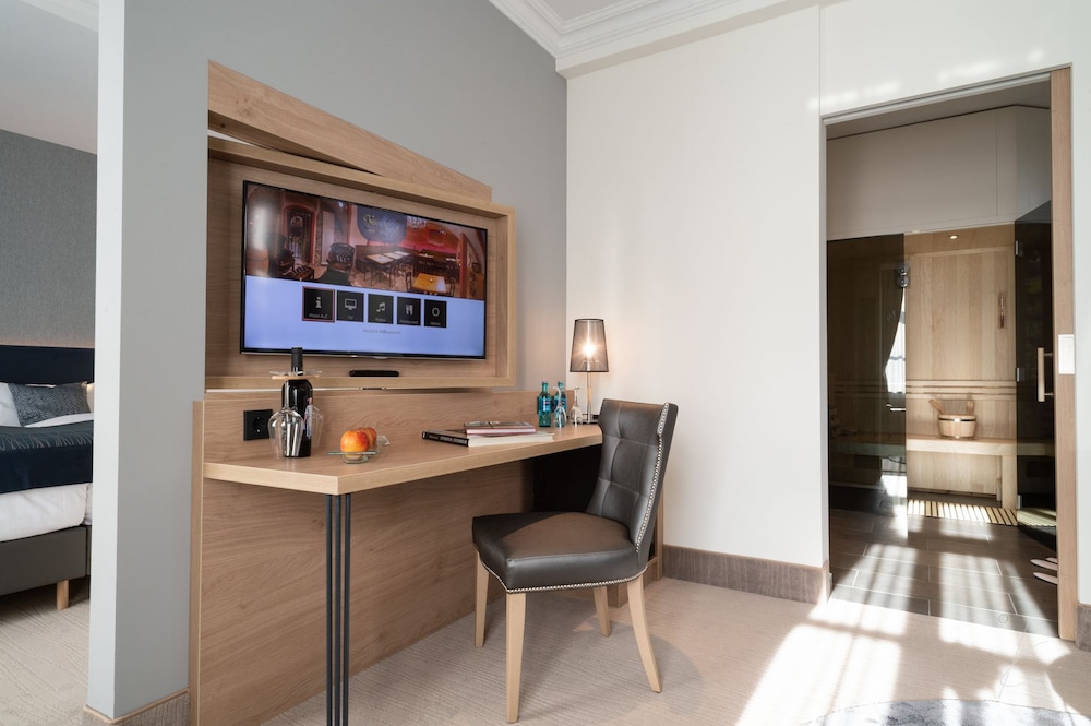 Luxury Suite, 1 Bedroom, Sauna photo 2
