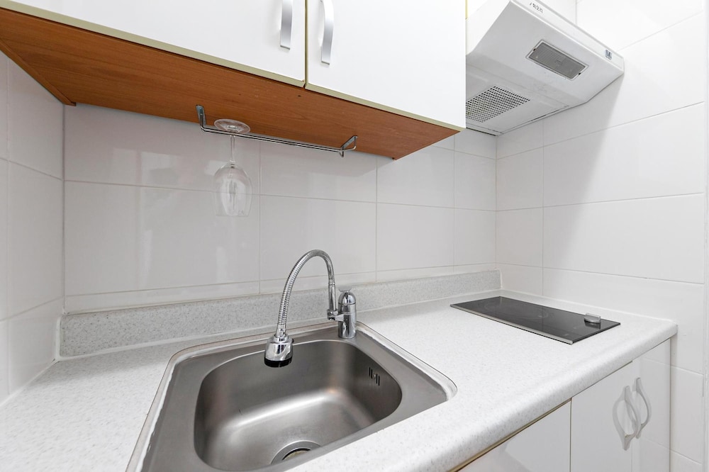 Basic Room, 1 Bedroom (Jasmine 202(Ocean View)) - Photo 7