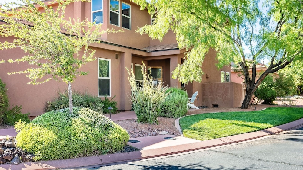 Townhome, 4 Bedrooms photo 2
