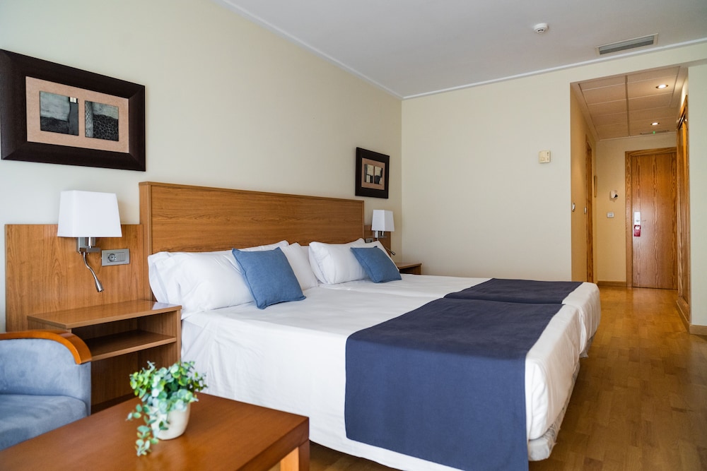 Double Room (2 adults and 1 child)