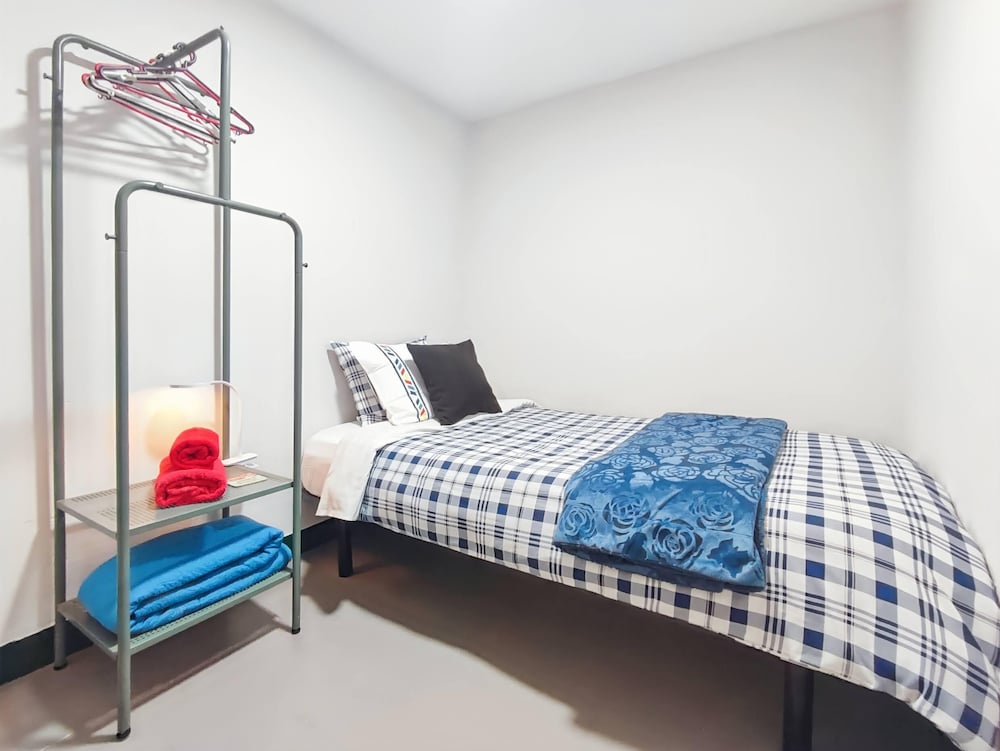 House, 2 Bedrooms, Balcony photo 2