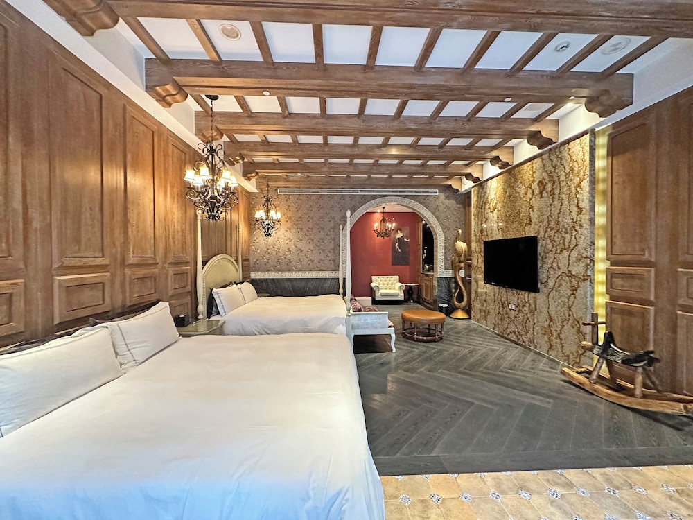 Deluxe Quadruple Room