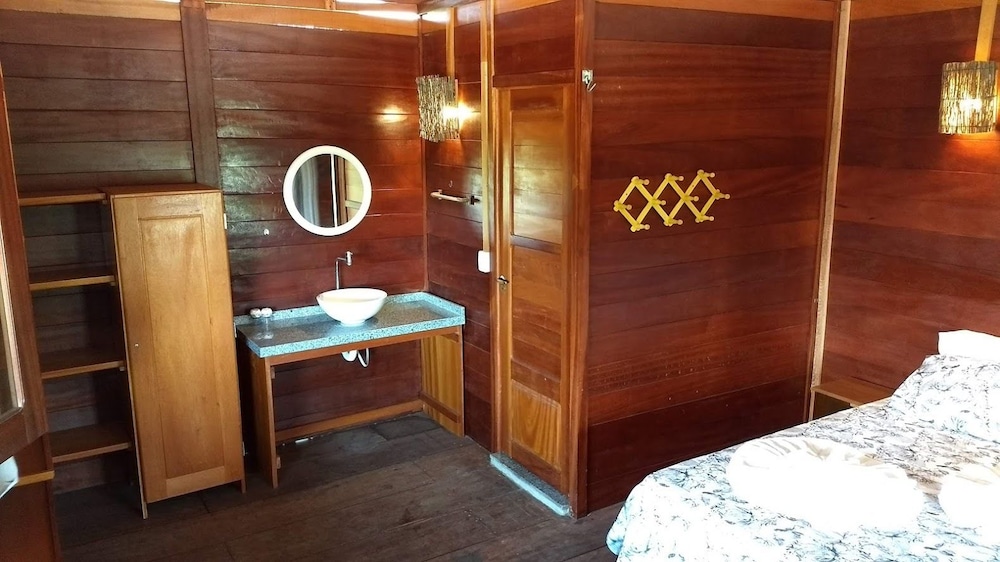 Basic Bungalow, Multiple Beds photo 2