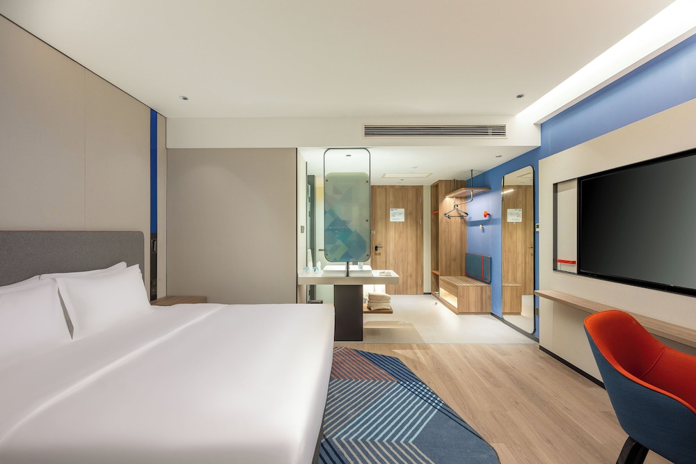 Standard Room, 1 King Bed (Windowless) photo 1