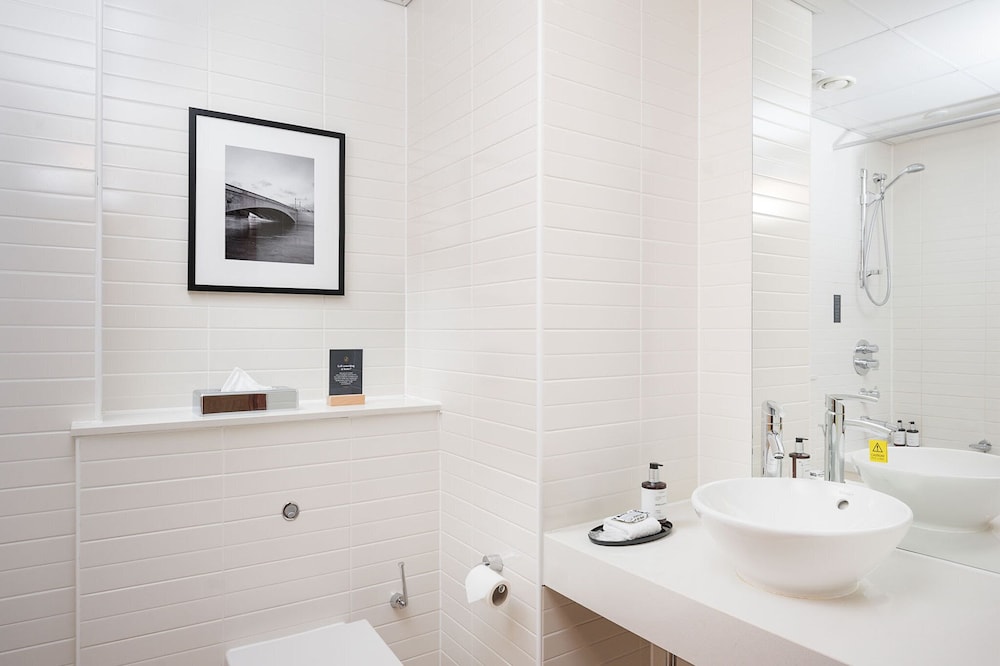 Premium Room, 2 Queen Beds - Photo 7