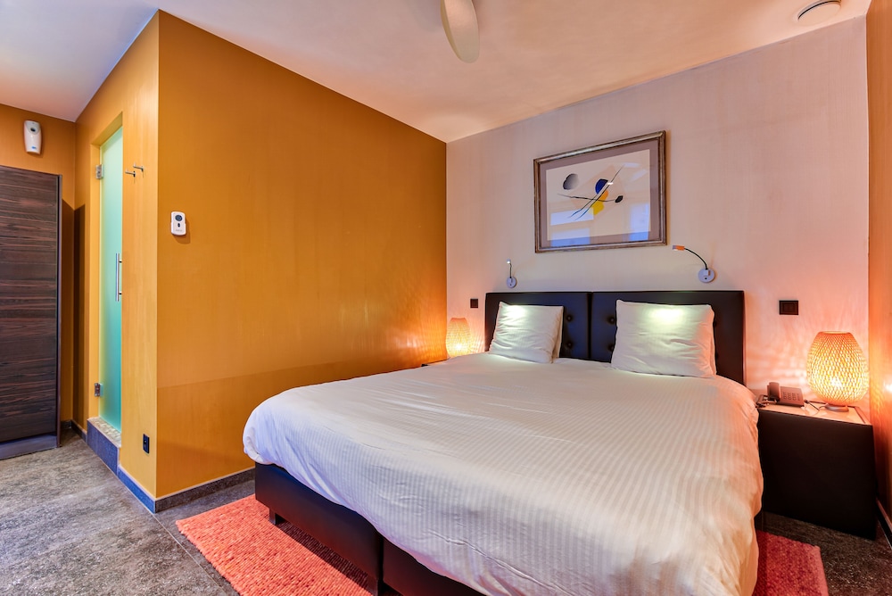 Basic Double Room, 1 Queen Bed, City View, photo 6