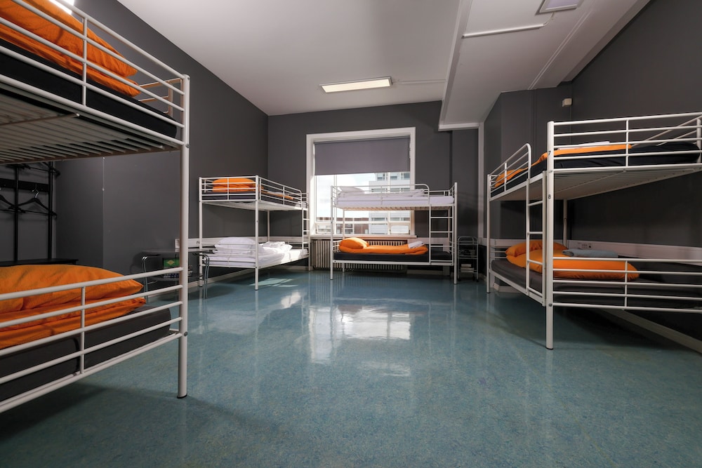 Bunk bed in 8 people dormitory, Free Parking photo 1
