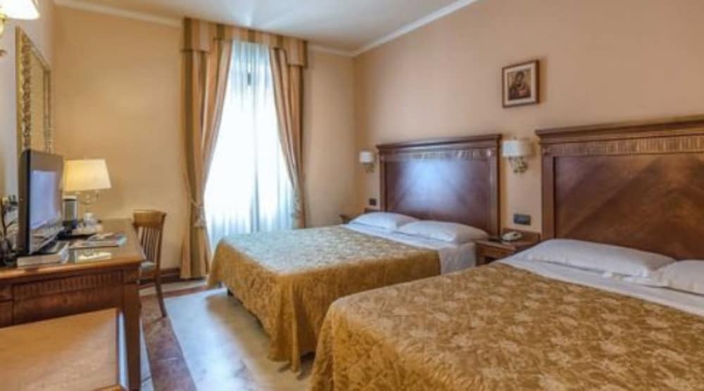 Family Suite, Balcony, City View