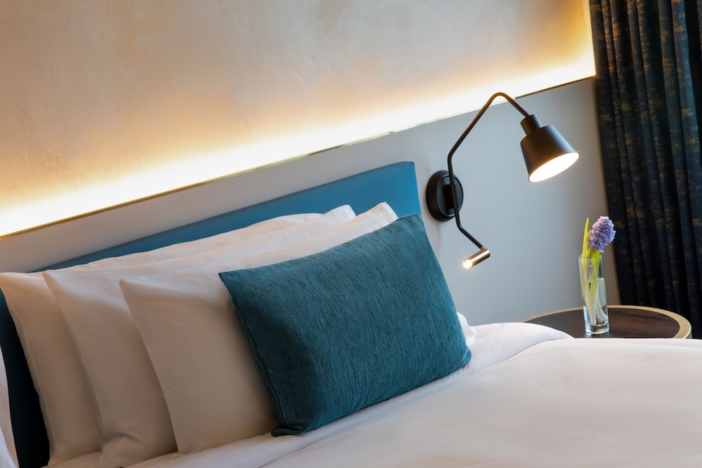 Room, 1 King Bed (Urban)
