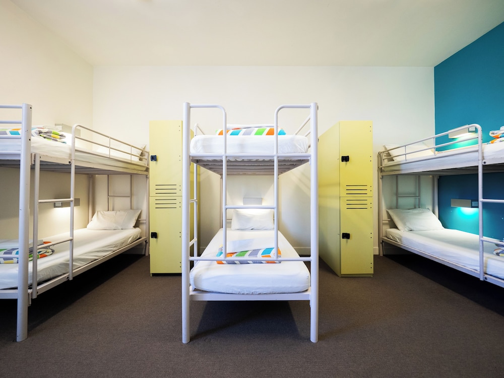 Bed in 6-Bed Female Dormitory with Ensuite