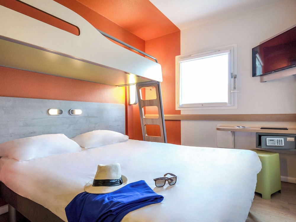 Triple Room, Multiple Beds photo 3