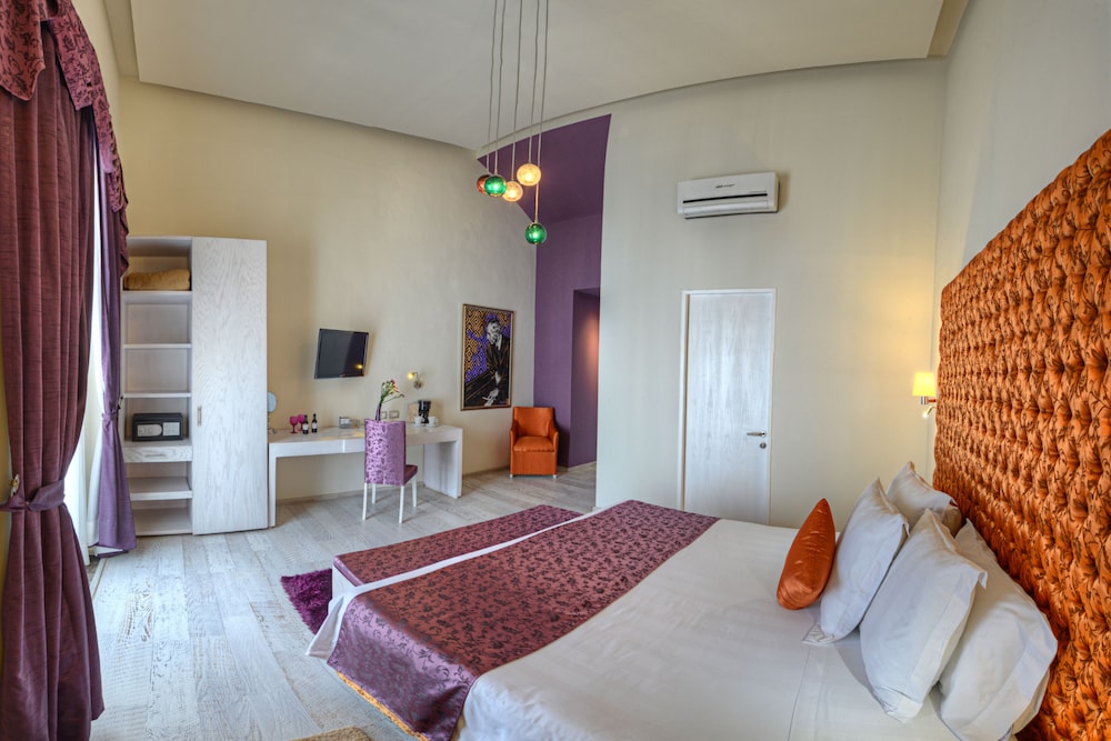 Standard Room, 1 King Bed photo 1