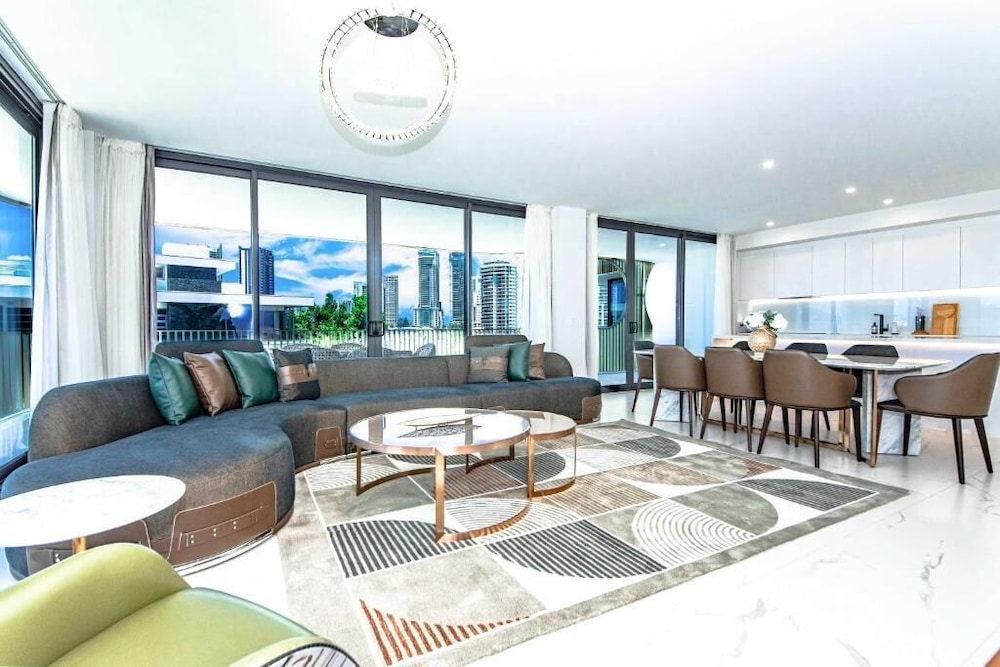 Deluxe Apartment