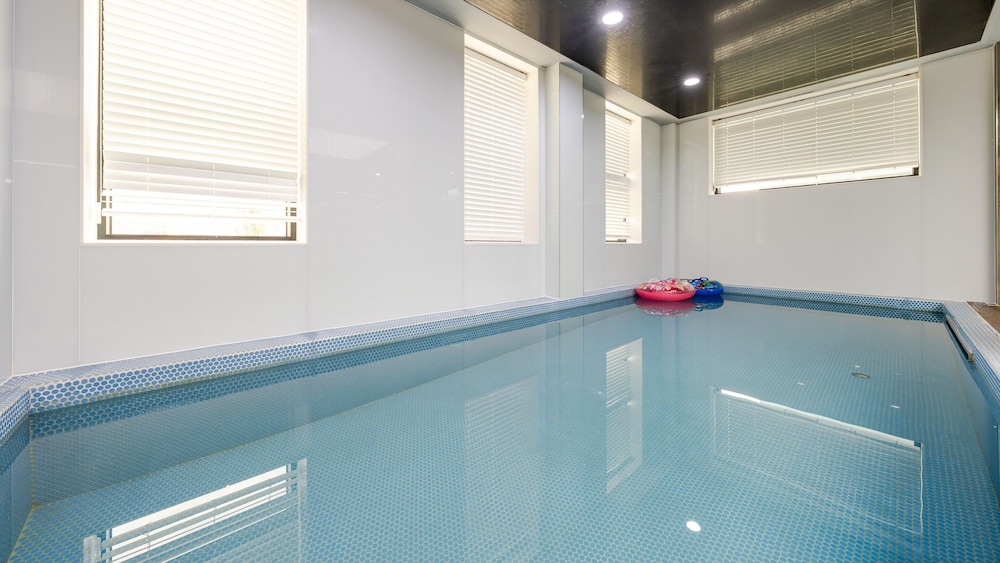 Basic Room, 1 Bedroom (Room A101 (Luxury Kids Pool Villa)) - Photo 9