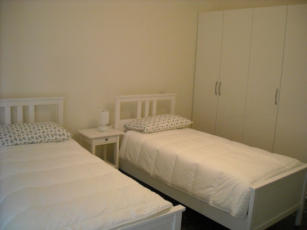 Twin Room, Shared Bathroom