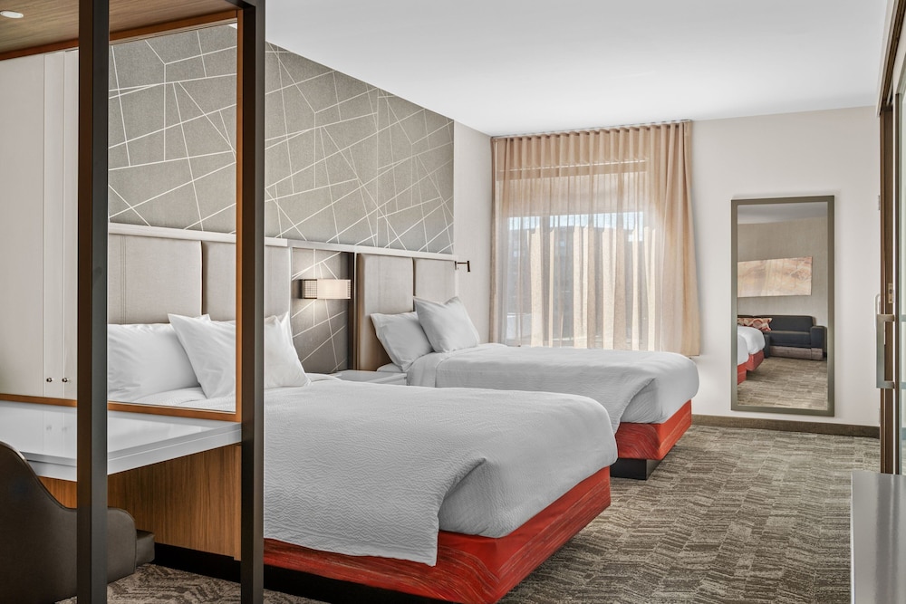 Suite, 2 Queen Beds (Mobility/Hearing Accessible, Tub) - Photo 1