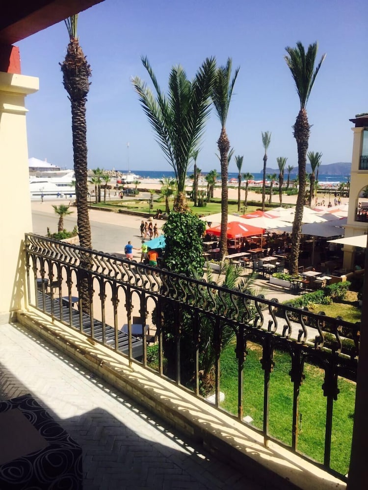 Apartment, 2 Bedrooms, Smoking, Garden View photo 2