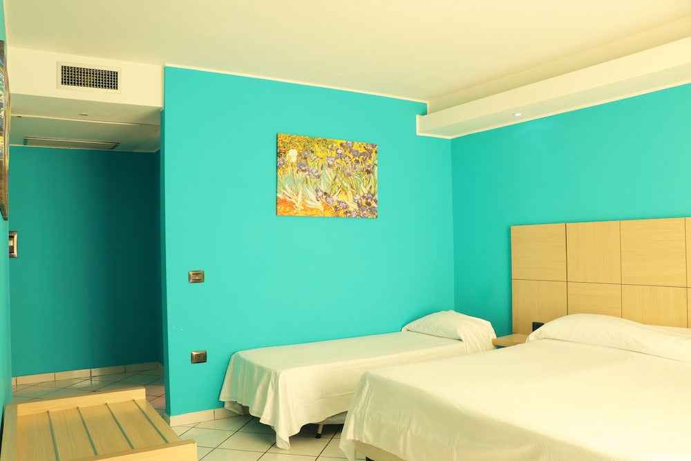 Superior Triple Room, Sea View - Photo 1