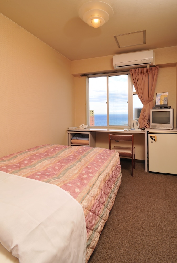 Economy Single Room, Multiple Beds photo 1