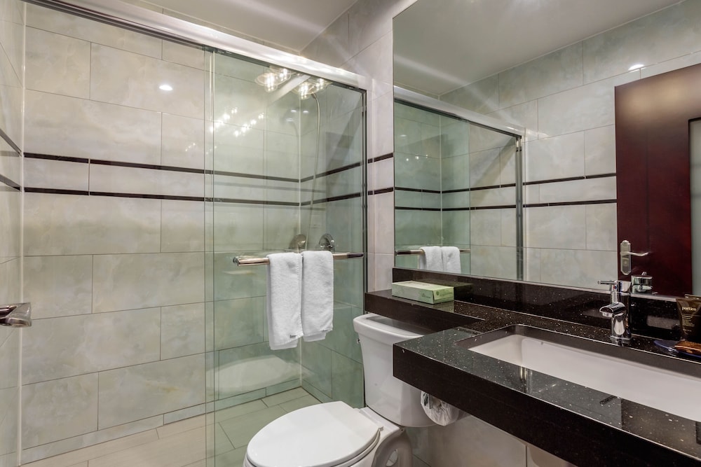 Room, 1 Queen Bed, Non Smoking, City View - Photo 2