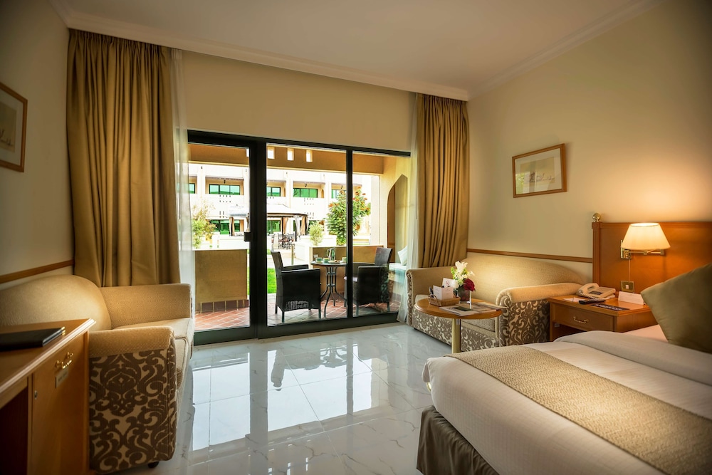 Standard Room, Multiple Beds - Photo 9