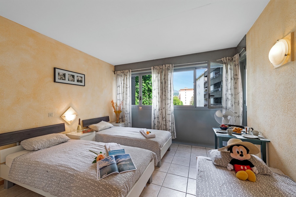 Standard Studio (Chiasso Apartments 204) photo 3