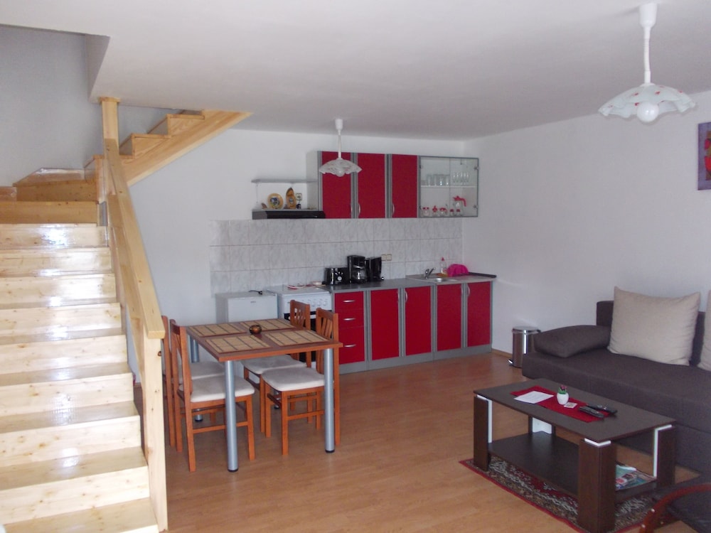 Deluxe Apartment, 2 Queen Beds, Garden View photo 3