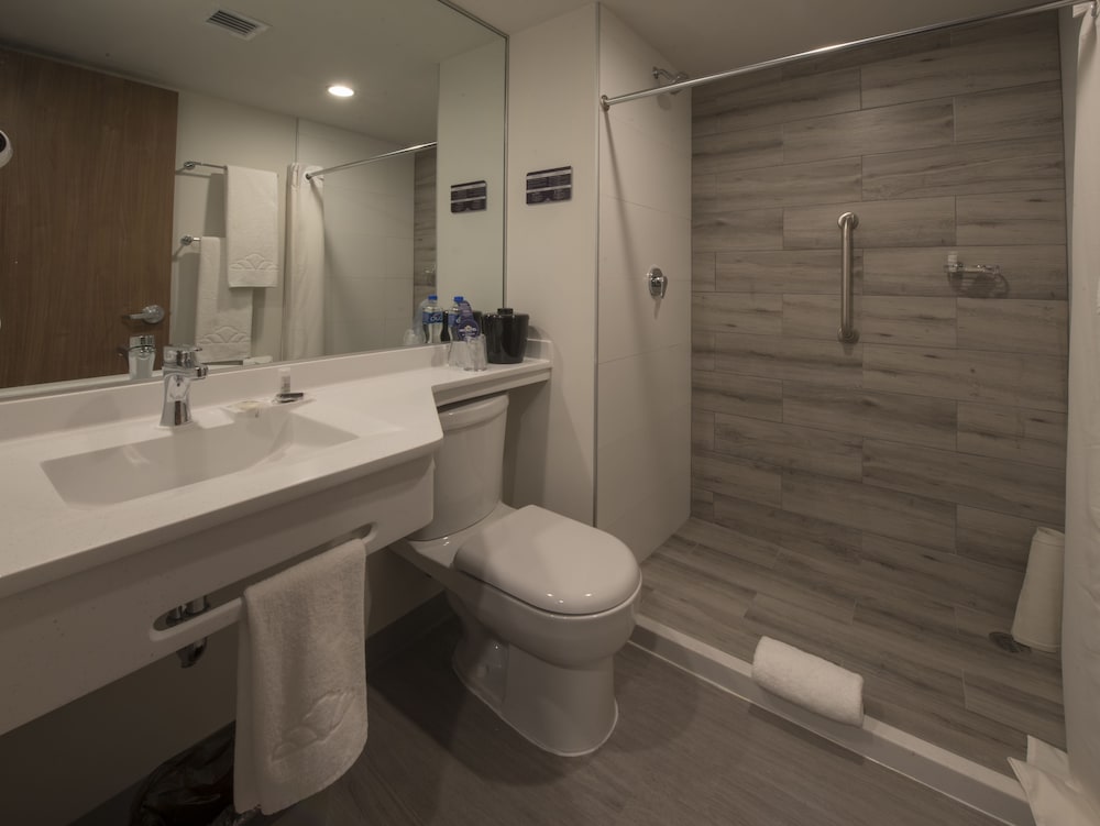 Room, 2 Double Beds, Non Smoking - Photo 6