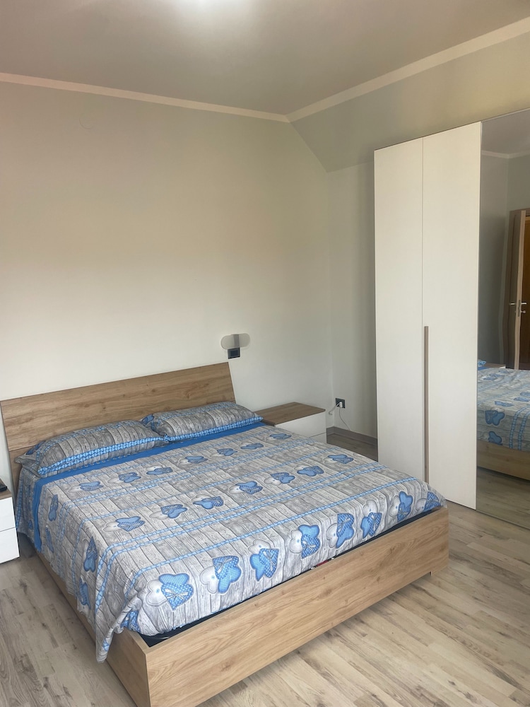 Apartment, 2 Bedrooms, Patio, City View photo 1