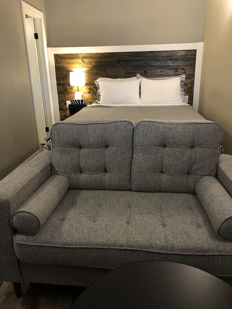 Superior Suite, 1 Queen Bed, Kitchenette photo 1