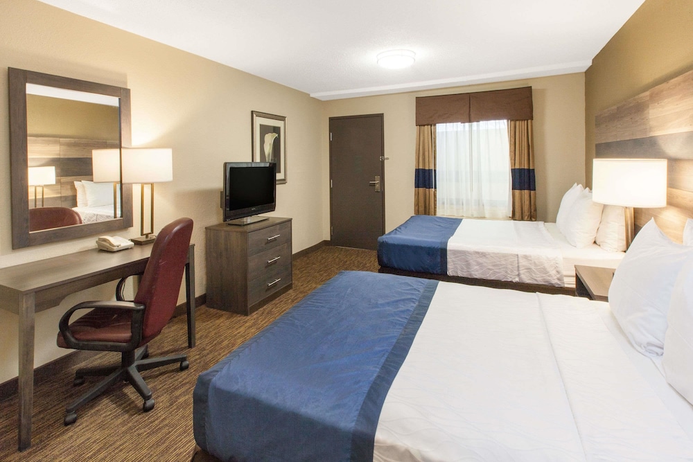 Room, 2 Double Beds, Non Smoking - Photo 5