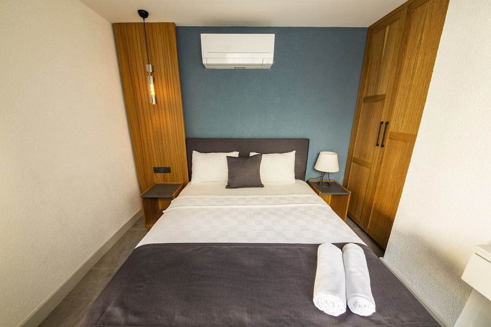 Economy Apartment photo 2