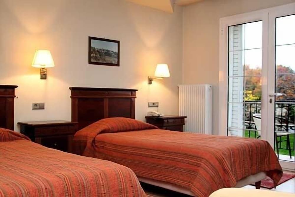 Standard Double or Twin Room photo 3