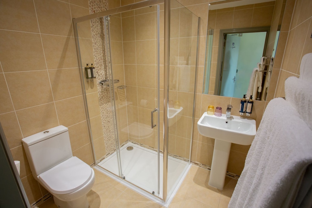 Classic Double Room, Ensuite photo 3
