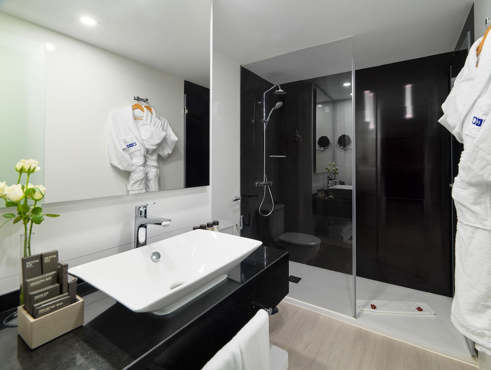 Basic Double Room (No balcony)