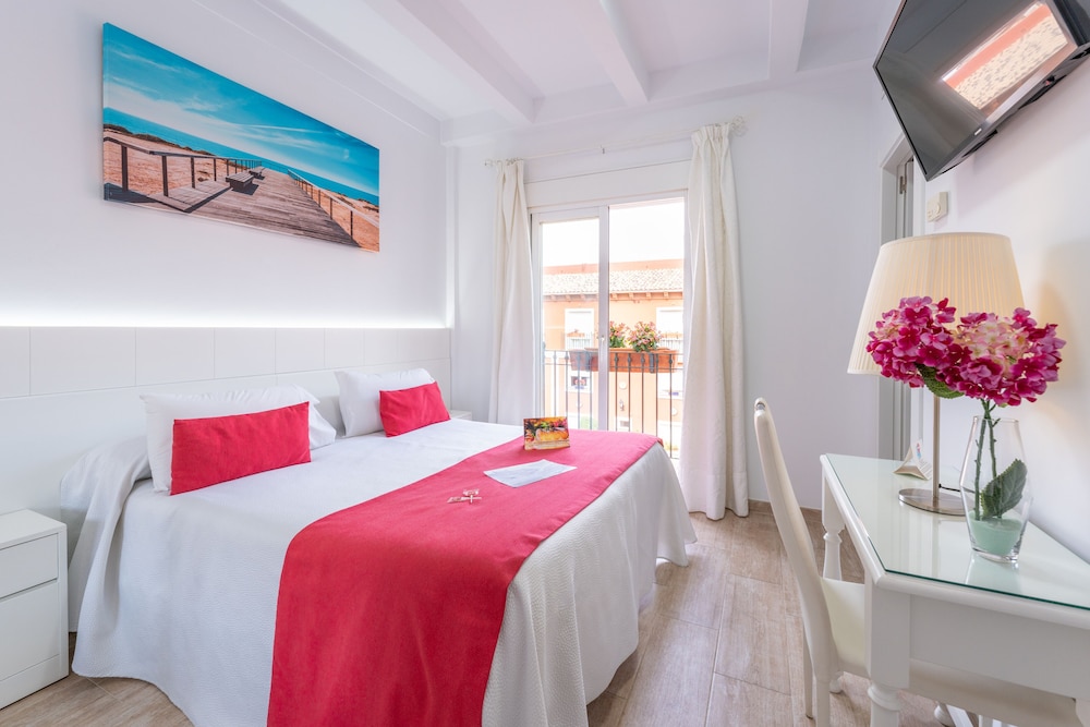 Double or Twin Room - Photo 17