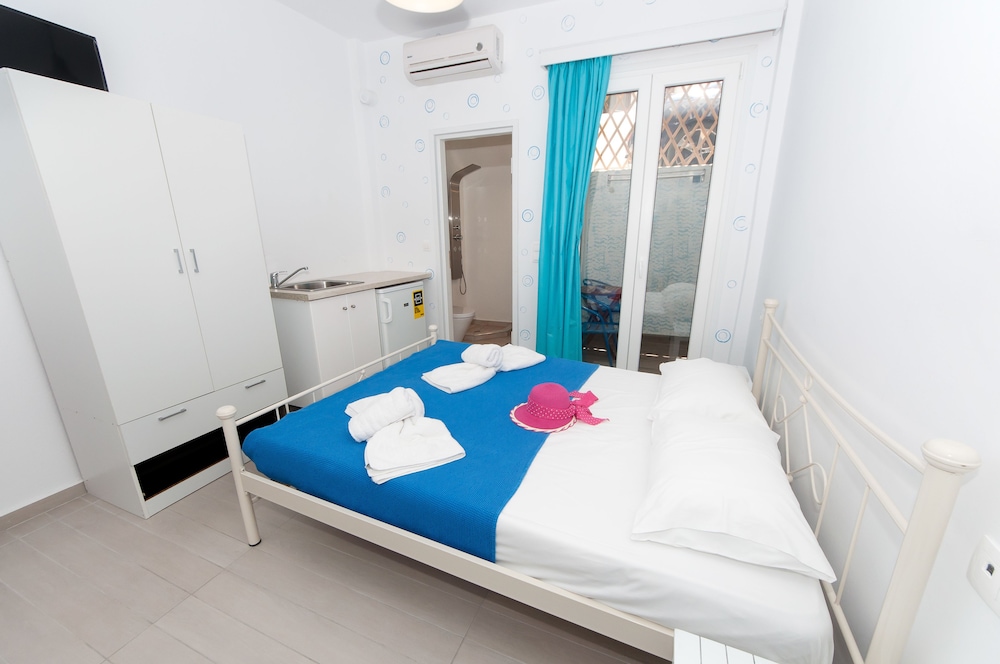 Studio Suite, 1 Bedroom - Photo 6