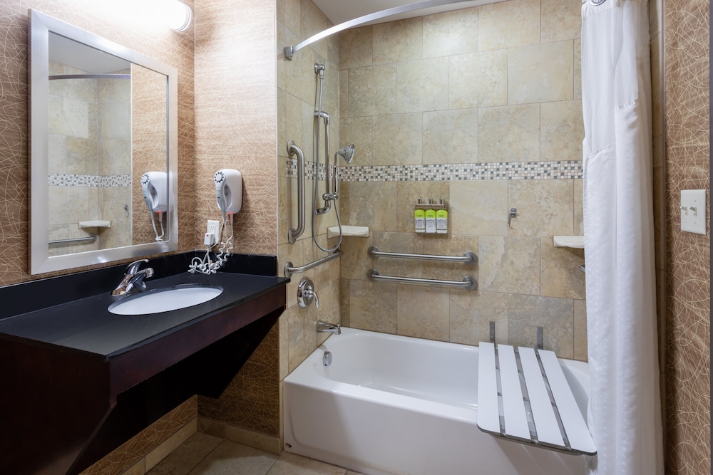 Standard Room, 1 King Bed, Accessible (Communication Accessible) - Photo 2