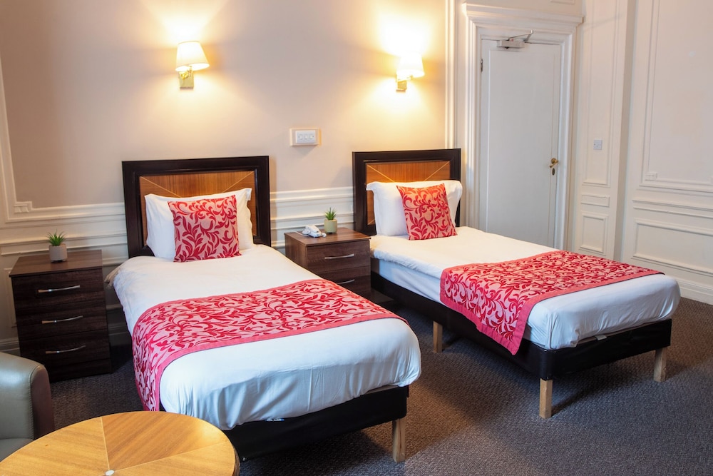 Standard Twin Room - Photo 1