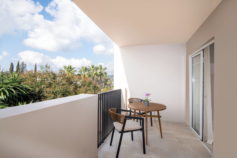 Family Suite, Balcony (4 adults) thumbnail 5