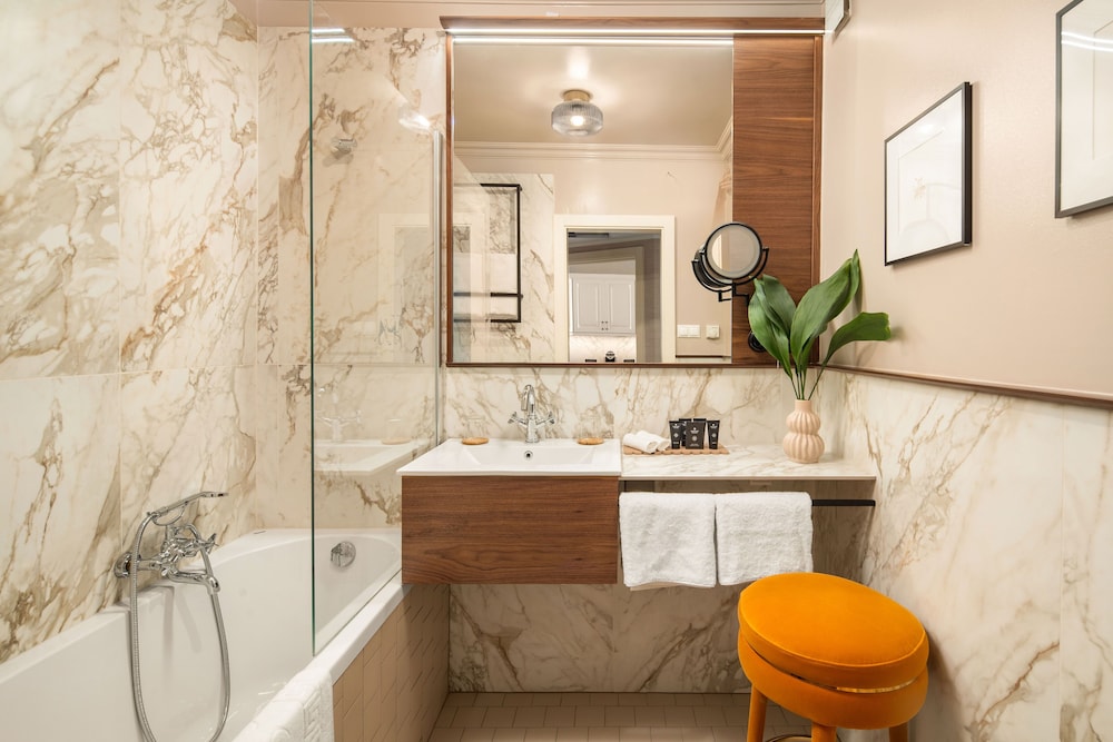 Superior Junior Suite - Photo 14