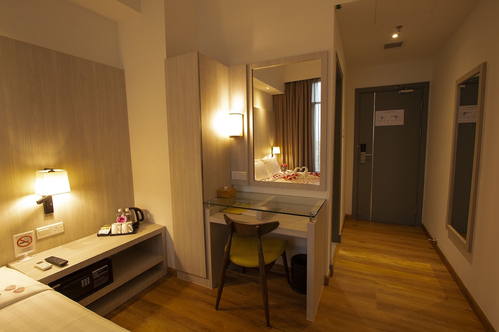 Standard King Room photo 2