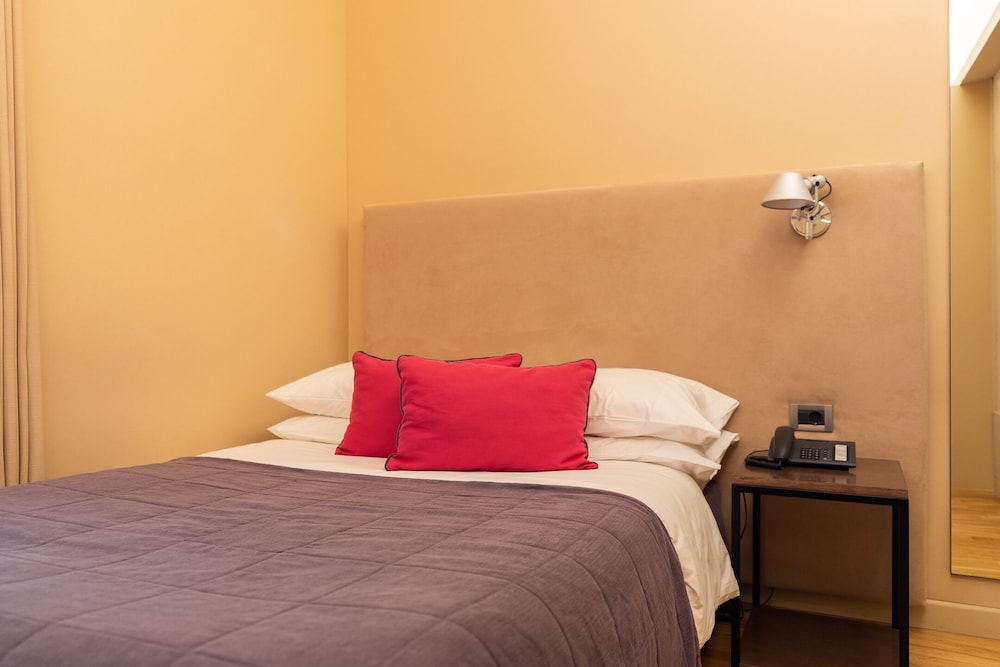 Classic Single Room (Internal Courtyard view) photo 3