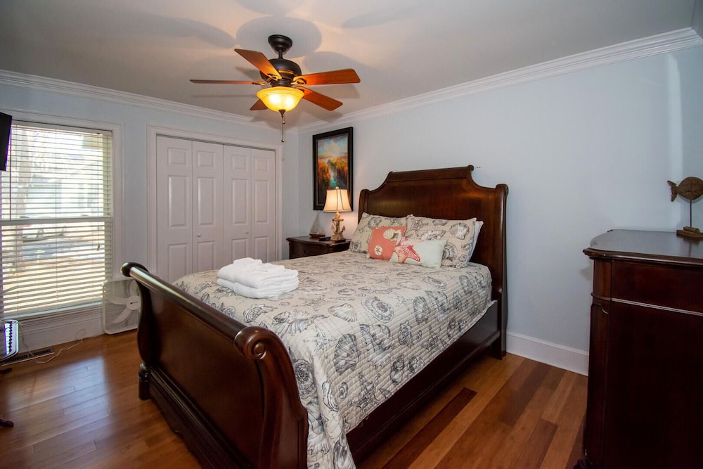 House, Multiple Beds, Kitchen, Golf View photo 2
