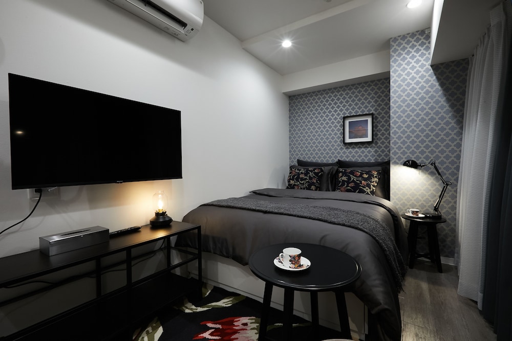205 photo 2