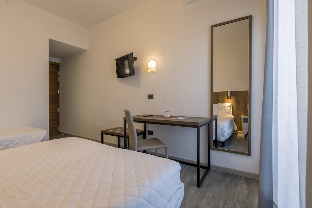 Triple Room, Sea View - Photo 10