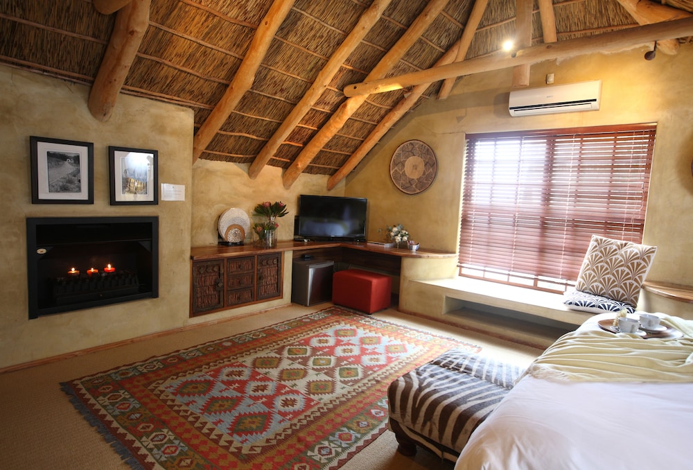 Luxury Room, 1 King Bed, Mountain View photo 1