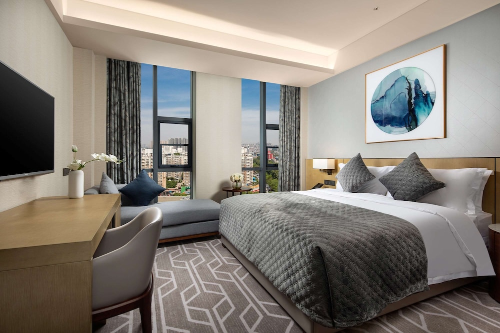 Superior Room, 1 King Bed, Non Smoking photo 1