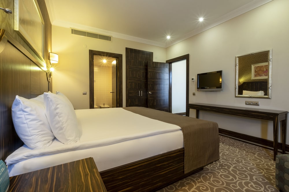 Elite Suite