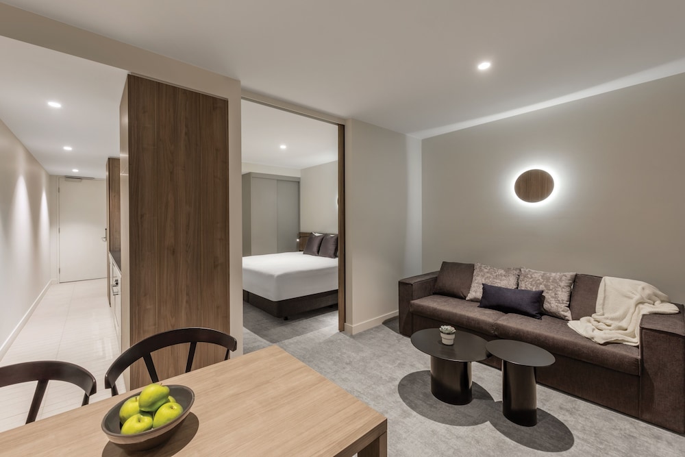 Two Bedroom Apartment, Interconnecting (Weekly Housekeeping) - Photo 4